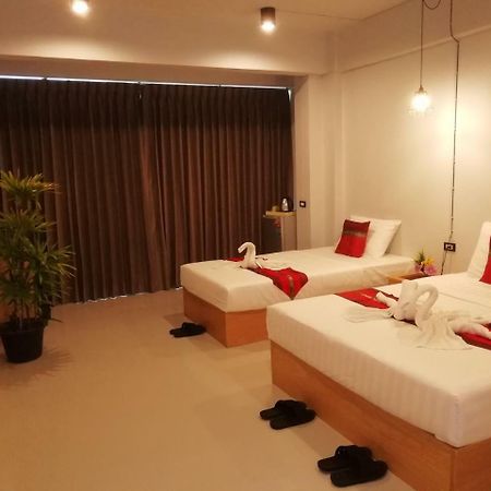 Little Lanna Guesthouse Чиангмай Экстерьер фото