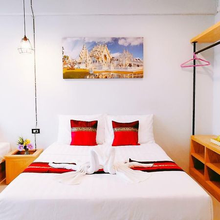 Little Lanna Guesthouse Чиангмай Экстерьер фото