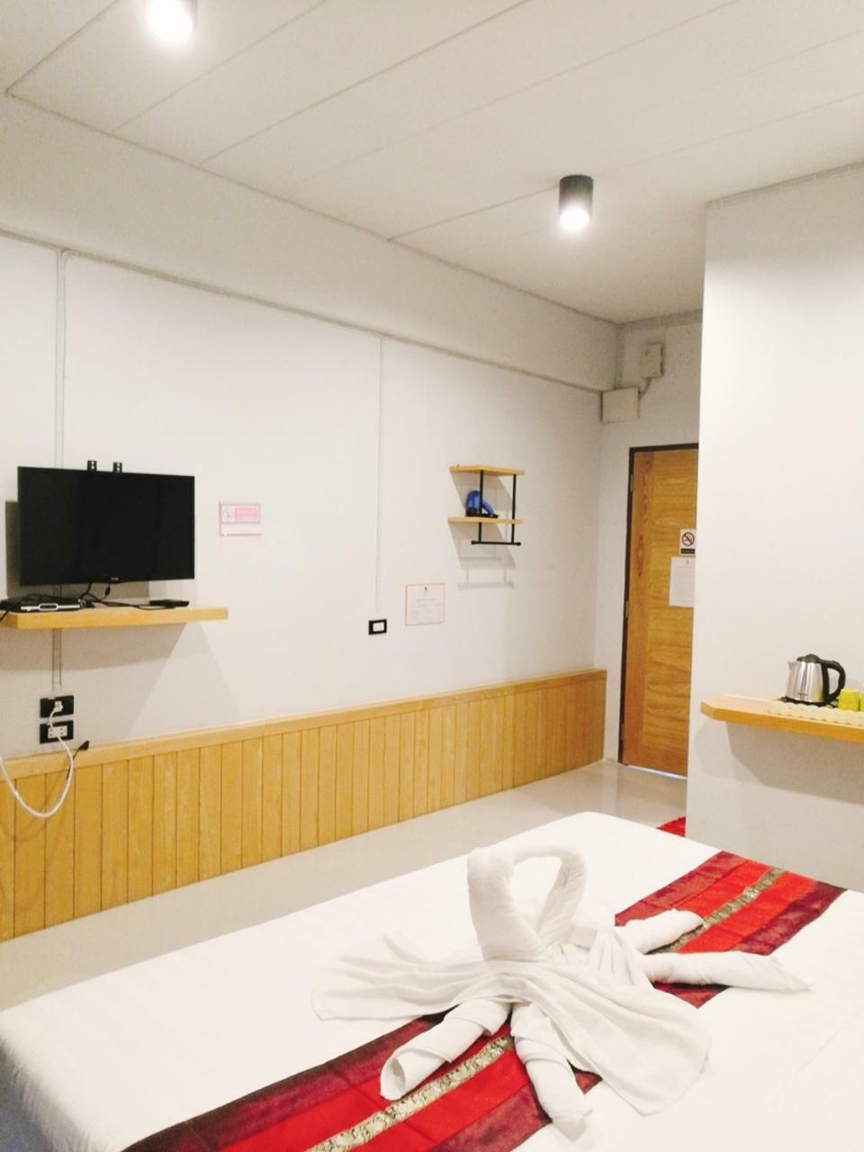 Little Lanna Guesthouse Чиангмай Экстерьер фото