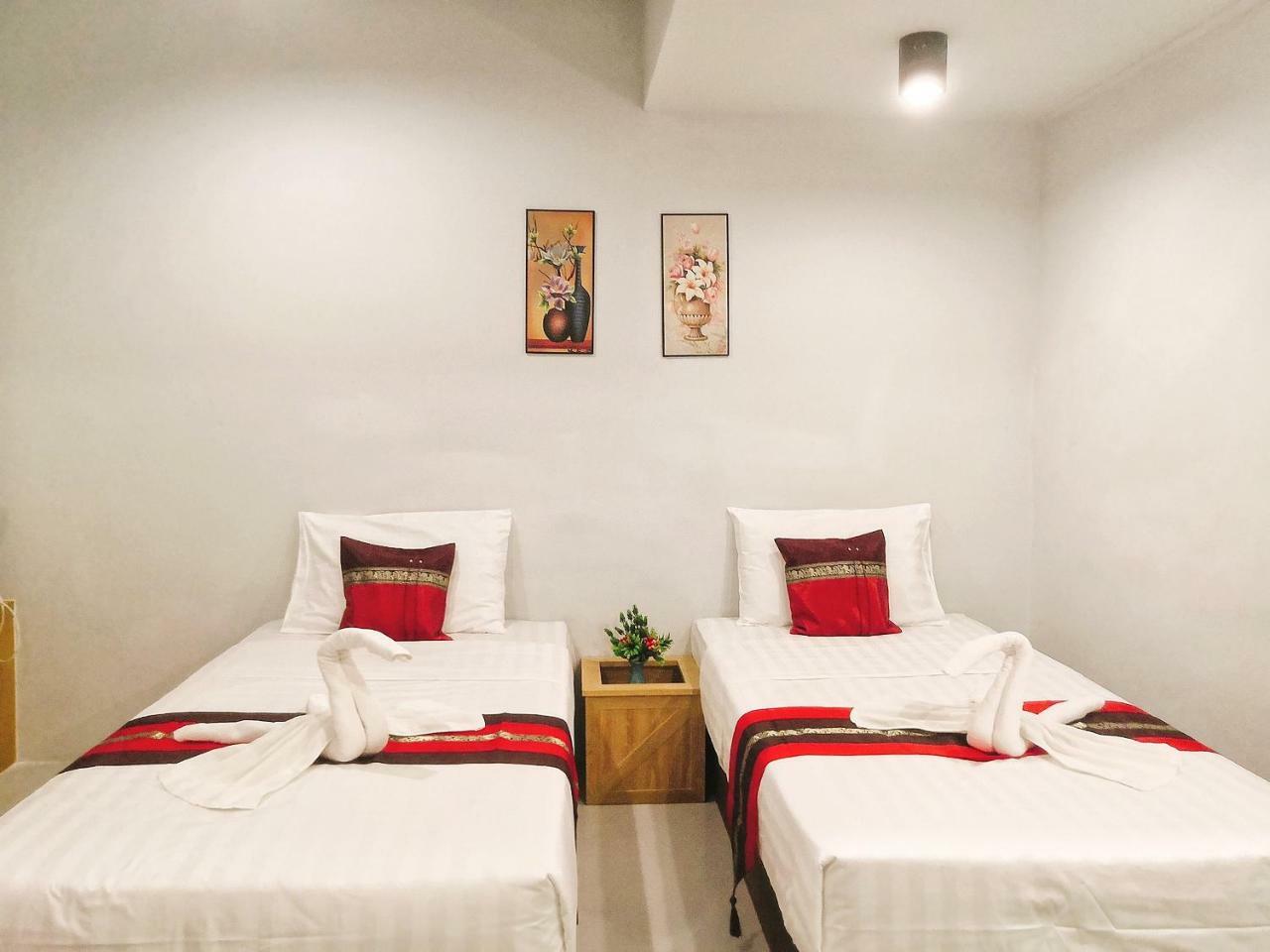 Little Lanna Guesthouse Чиангмай Экстерьер фото