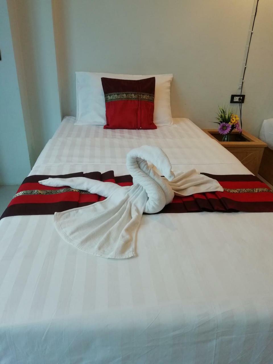 Little Lanna Guesthouse Чиангмай Экстерьер фото
