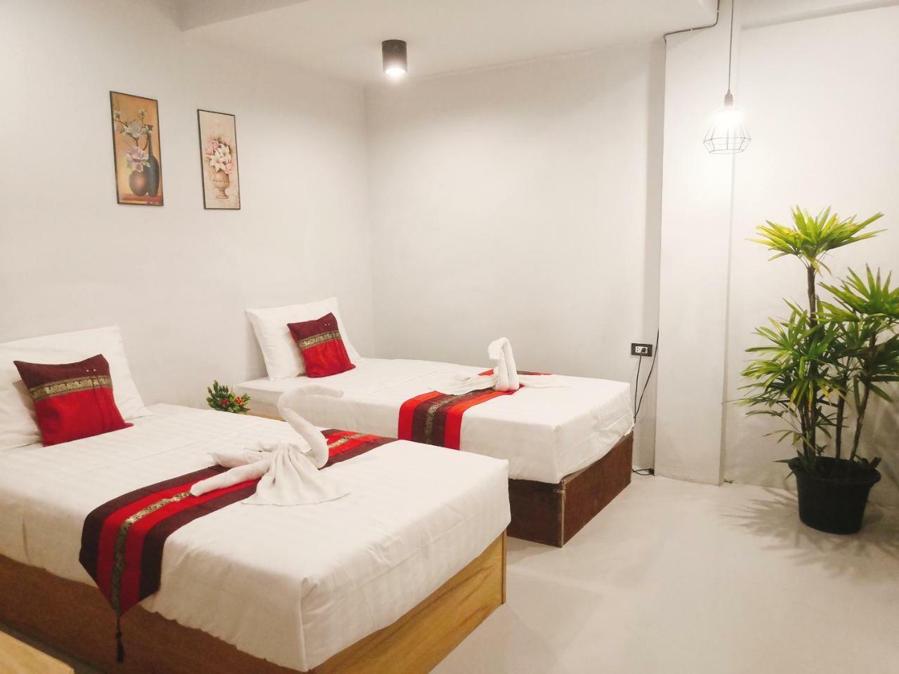Little Lanna Guesthouse Чиангмай Экстерьер фото